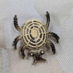 SIGNED HANSELLE‎ VINTAGE CRAB BROOCH